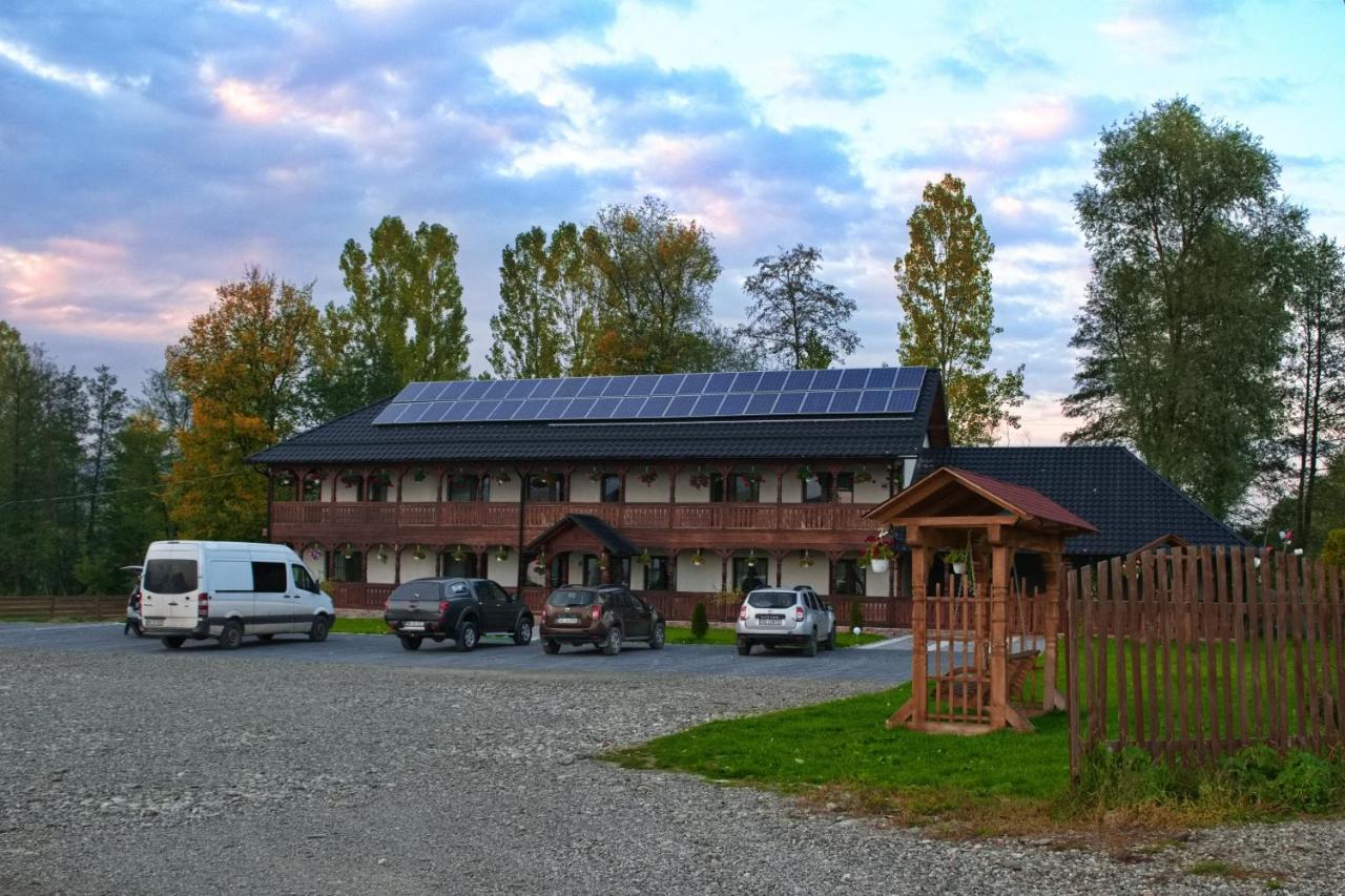 Conacul Cosaului Hotel Feresti Luaran gambar