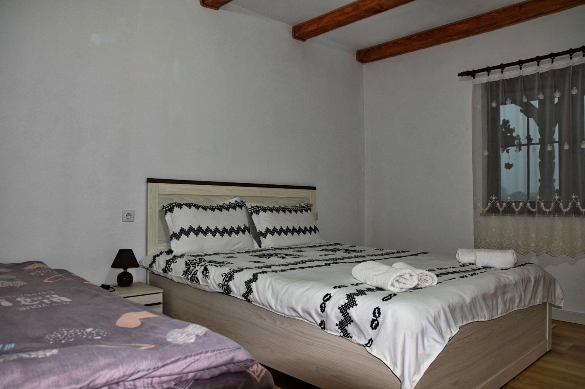 Conacul Cosaului Hotel Feresti Luaran gambar