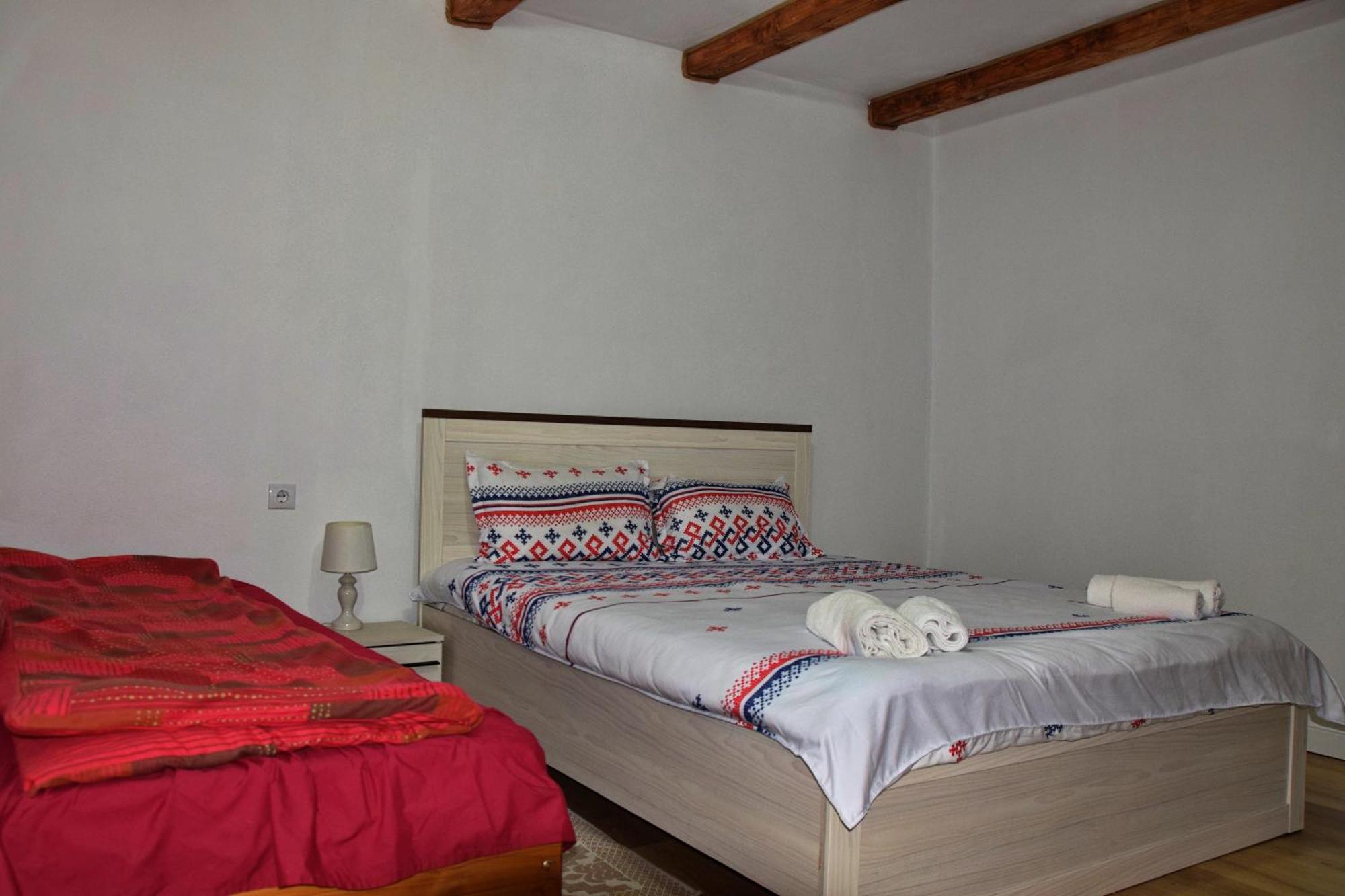 Conacul Cosaului Hotel Feresti Luaran gambar